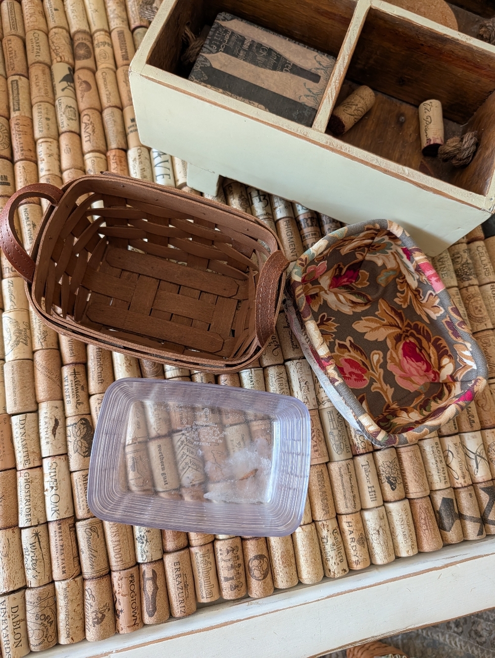 Longaberger 2008 Darker Stained Tea Basket - Picture 4 of 7